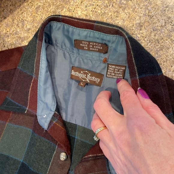 Northwest Territory Acrylic Plaid Button Up Shirt Large - Picture 3 of 17